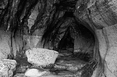 gc17 pembrokeshire sea cave.219-8