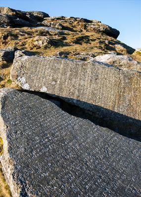 gc104 commandment stones, (V) buckland beacon, dartmoor